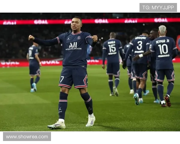 巴黎圣日耳曼主场鏖战尼斯 姆巴佩闪耀助球队巩固法甲领先优势