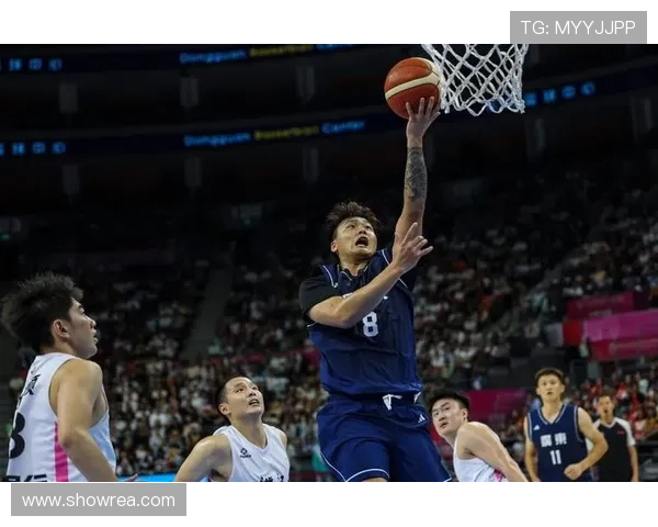 徐杰14分7助攻赵睿13分7助攻 广东男篮力克浙江男篮收获胜利