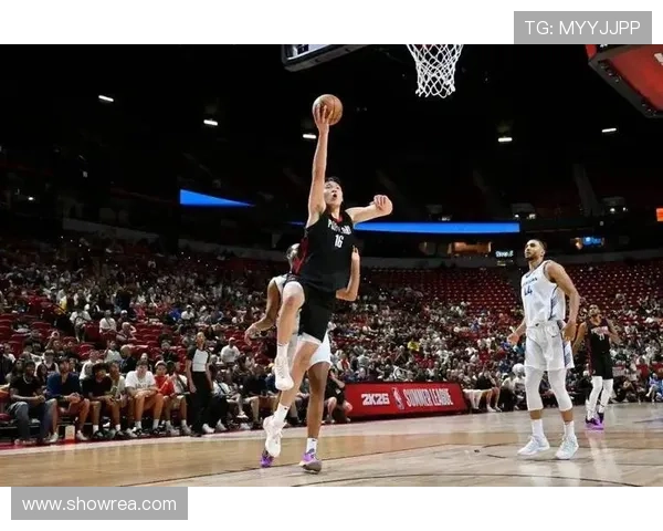 开拓者客场逆转勇士霸气抢下篮板球展现强大实力
